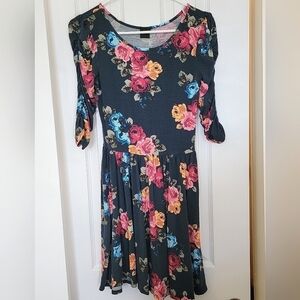Asos soft floral dress, 3/4 ruched sleeves. Size 8